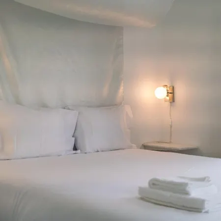 Spacious Garden & Cinema Costa Da Caparica | By Airnest Вилла *