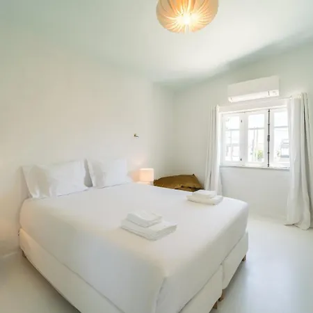 Spacious Garden & Cinema Costa Da Caparica | By Airnest Вилла Шарнека