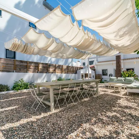 ヴィラ Spacious Garden & Cinema Costa Da Caparica | By Airnest シャルネカ