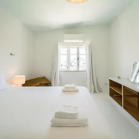 Spacious Garden & Cinema Costa Da Caparica | By Airnest