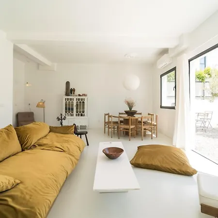 Spacious Garden & Cinema Costa Da Caparica | By Airnest Вилла *