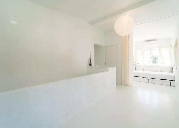 Spacious Garden & Cinema Costa Da Caparica | By Airnest * 차르네카
