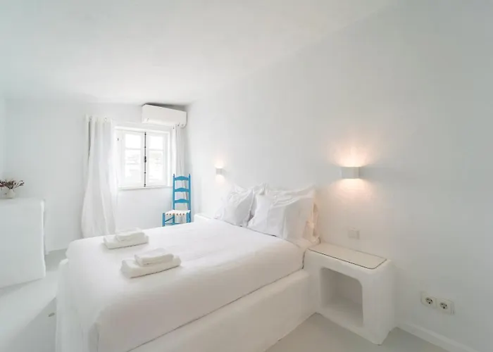 Spacious Garden & Cinema Costa Da Caparica | By Airnest