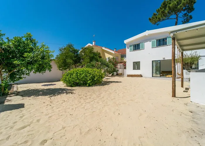 Spacious Garden & Cinema Costa Da Caparica | By Airnest 빌라 *