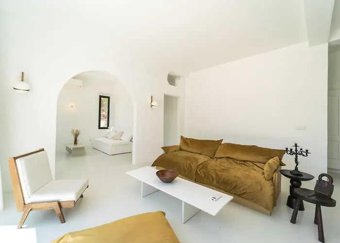 Spacious Garden & Cinema Costa Da Caparica | By Airnest * 차르네카