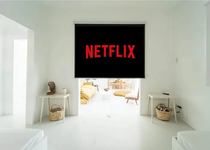 Spacious Garden & Cinema Costa Da Caparica | By Airnest * 차르네카