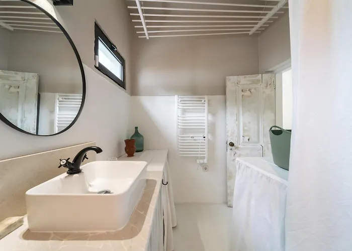 Spacious Garden & Cinema Costa Da Caparica | By Airnest *