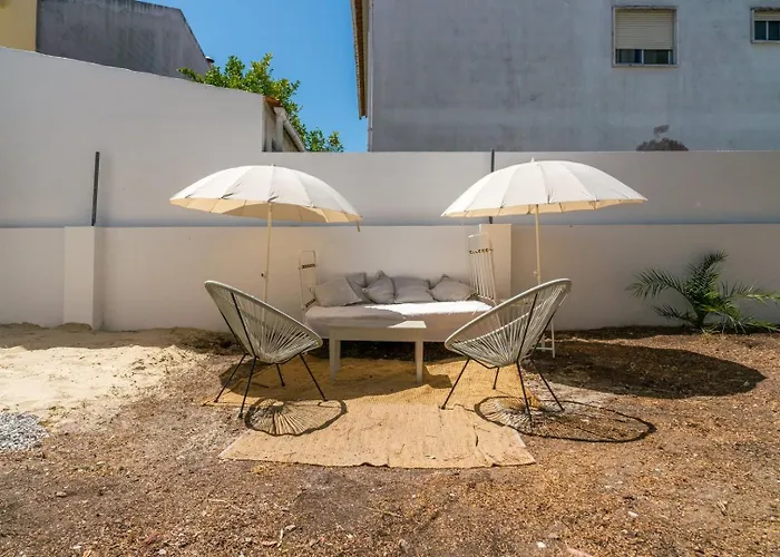 Spacious Garden & Cinema Costa Da Caparica | By Airnest *