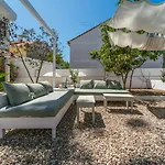 Spacious Garden & Cinema Costa Da Caparica | By Airnest * Charneca (Setubal)