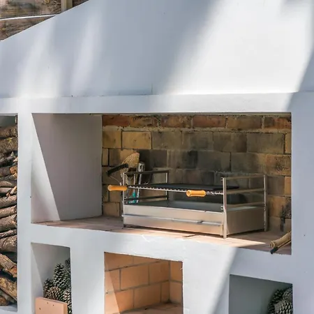 Spacious Garden & Cinema Costa Da Caparica | By Airnest Vila