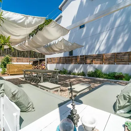 Villa Spacious Garden & Cinema Costa Da Caparica | By Airnest *