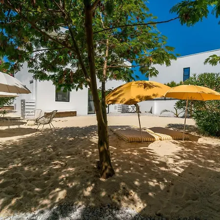 Spacious Garden & Cinema Costa Da Caparica | By Airnest
