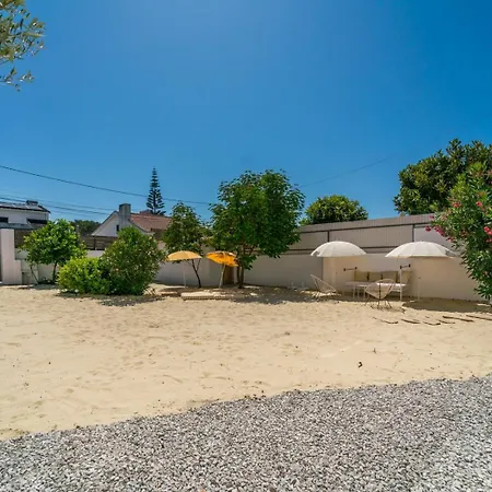Spacious Garden & Cinema Costa Da Caparica | By Airnest Villa
