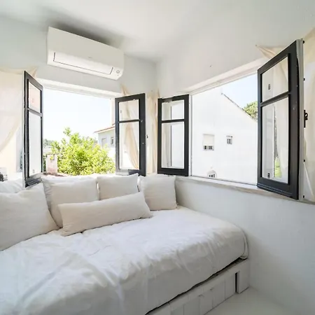 Vila Spacious Garden & Cinema Costa Da Caparica | By Airnest Charneca (Setubal)